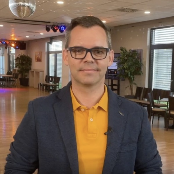 Thomas Schwebach, Geschäftsführer und Gesellschafter der Tanzschule Schwebach in Wien, Autor der Tanz Community
